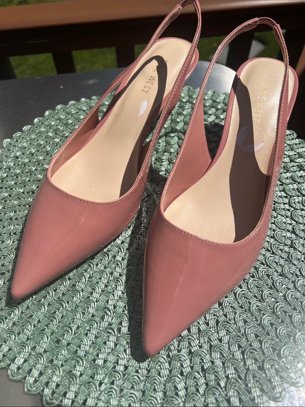 NWT Nine West Dusty Rose Patent Slingback Pointed Pumps. Size 11. Heel 3 1/4”.